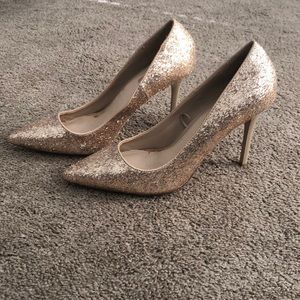 Gold pumps